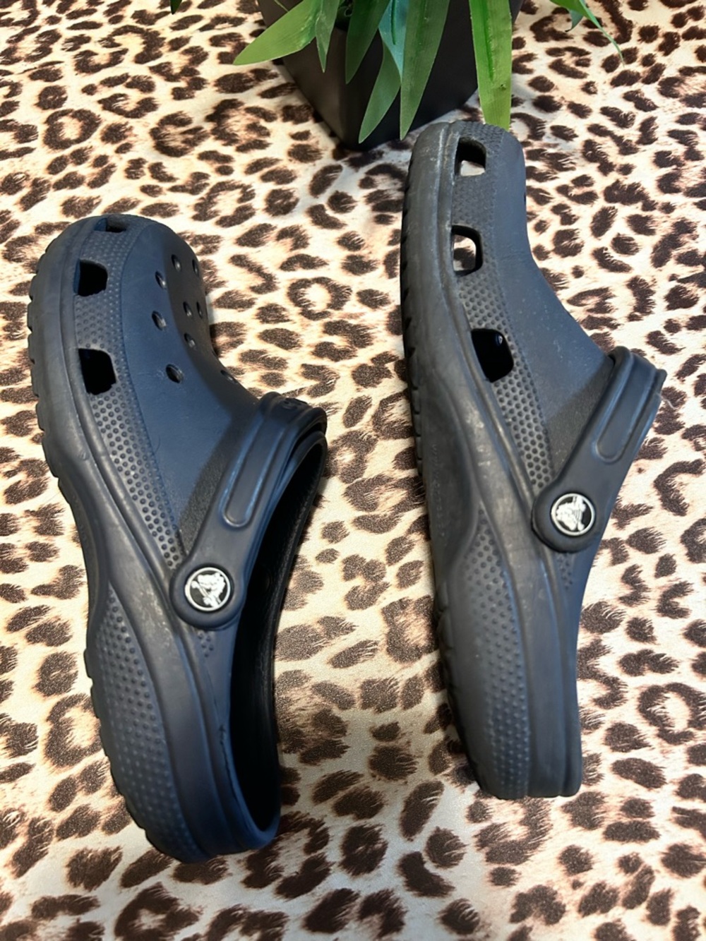 CROCS Dark Classic Clog in Navy Blue W9 M7 - Picture 5 of 6